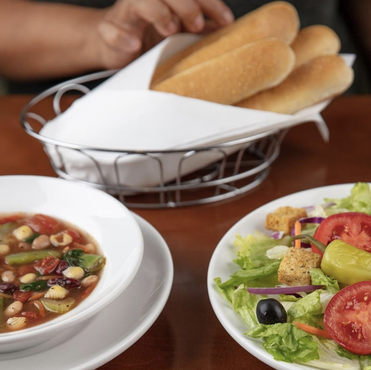 How to Eat Vegan at Olive Garden: the Ultimate Guide