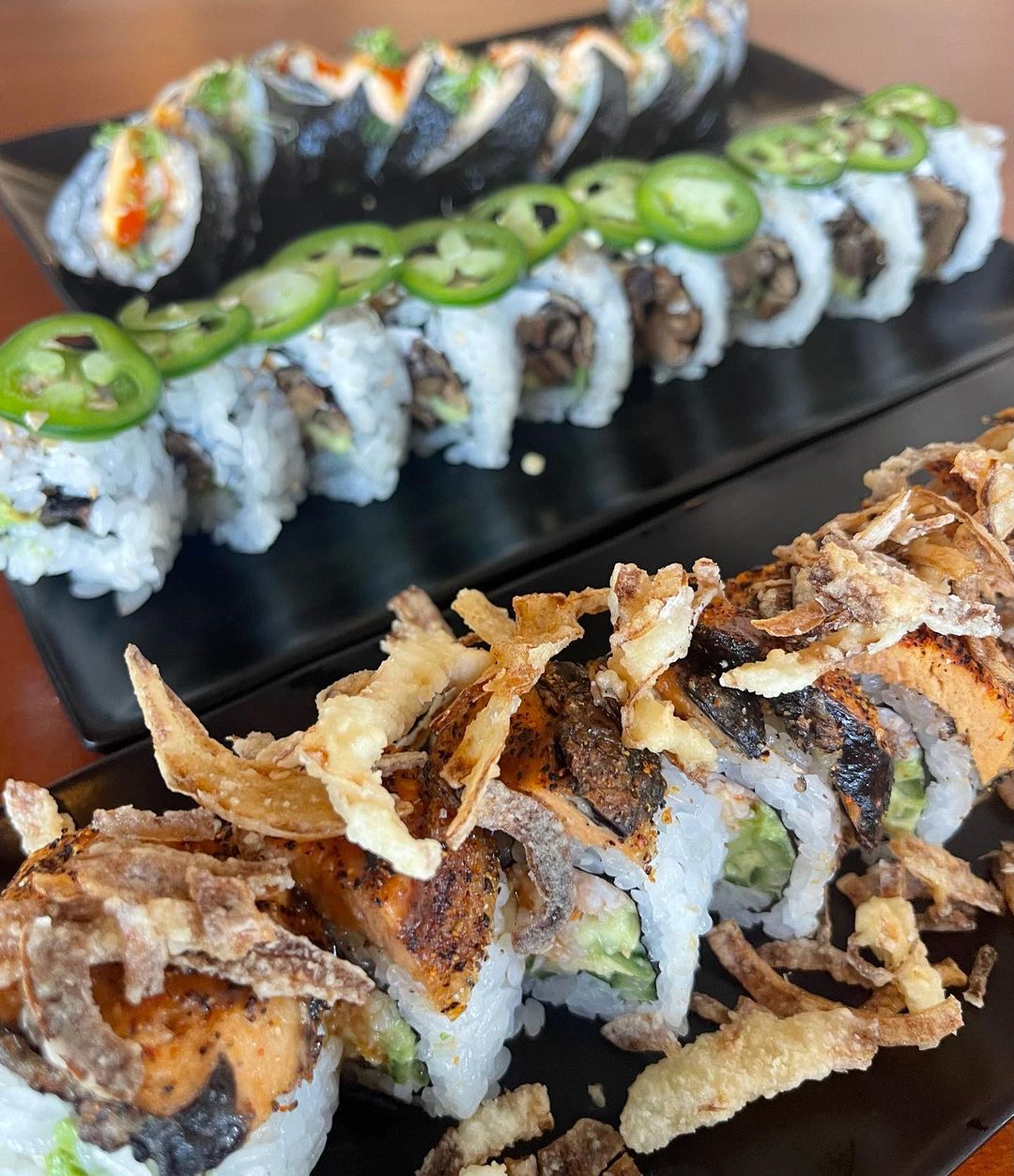 Kenshō sushi on tray