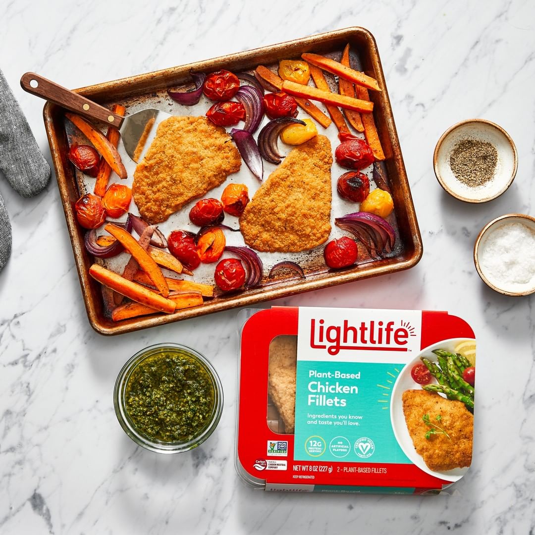 Lightlife packaging with meal on tray