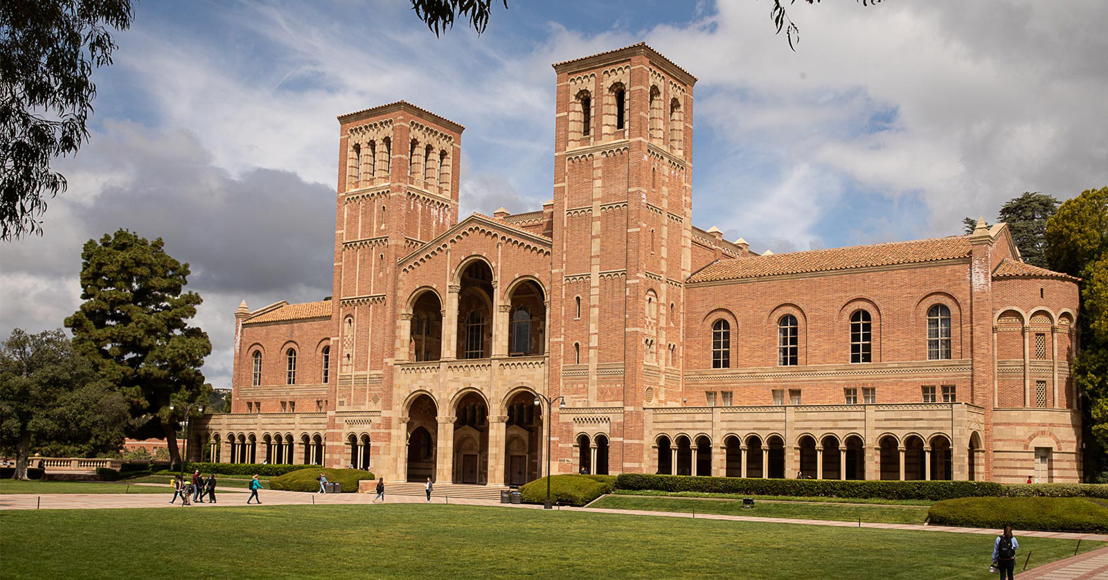 UCLA Pledges to Make 50% of Meals Served on Campus Plant-Based by 2027
