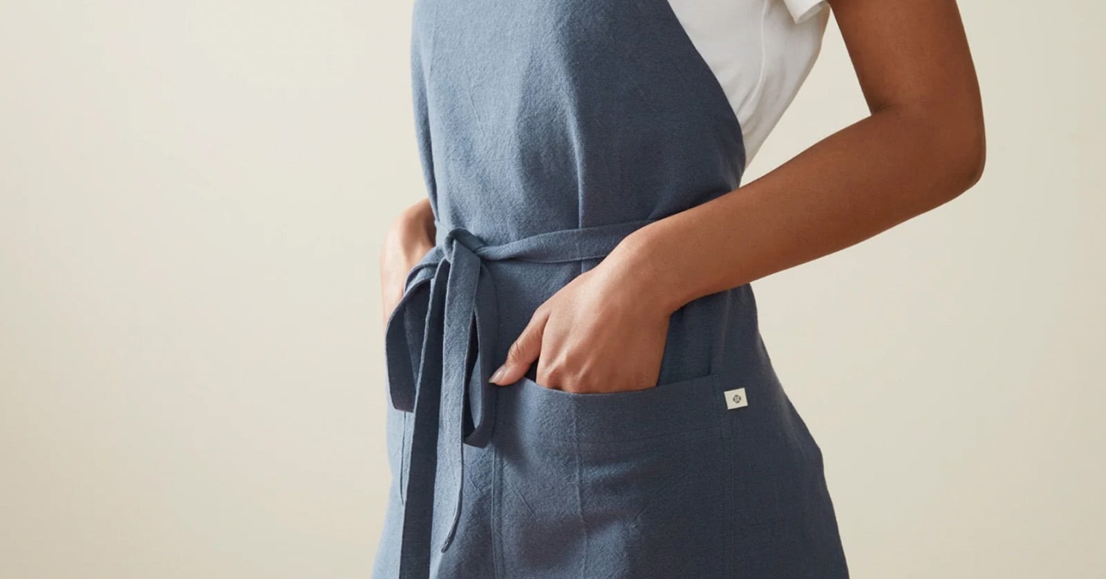 10 Eco-Friendly Aprons for Your Vegan Kitchen