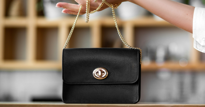 If you're over 65, these 10 handbag styles will make your outfits look more  refined