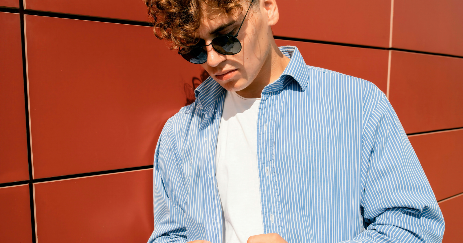 If a man wears these 8 types of clothes on the weekend, you know he was raised upper-middle-class