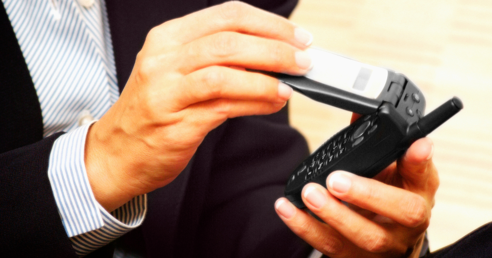 I went back to using a flip phone - here’s how it changed my quality of life