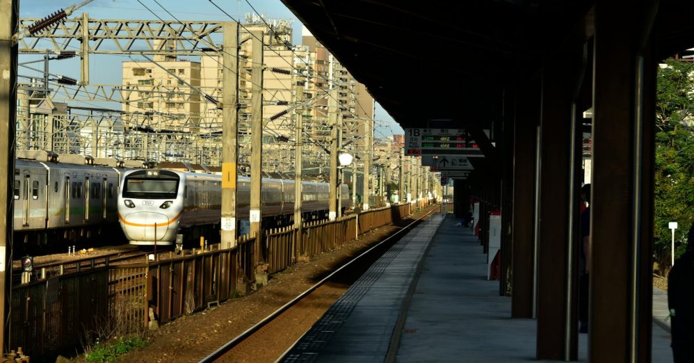 A $2.4 billion bet on electric trains cut Bay Area commute times by 23 minutes and black carbon by 89%