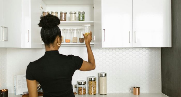 5 quiet signs that someone processes grief through action, and why the people who seem fine the fastest are often the ones carrying the most