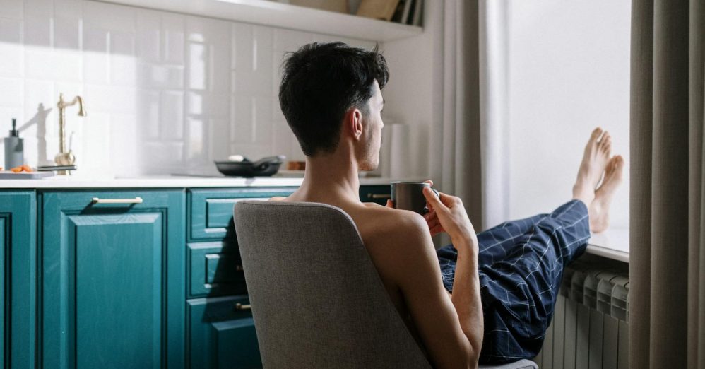6 things people who genuinely enjoy their own company do differently from people who have just gotten used to being alone