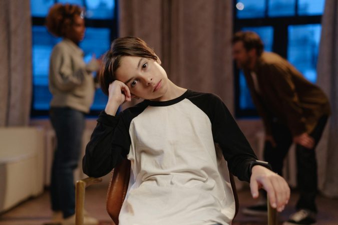 8 small signs someone grew up as the peacekeeper in their family and still carries that role into every relationship