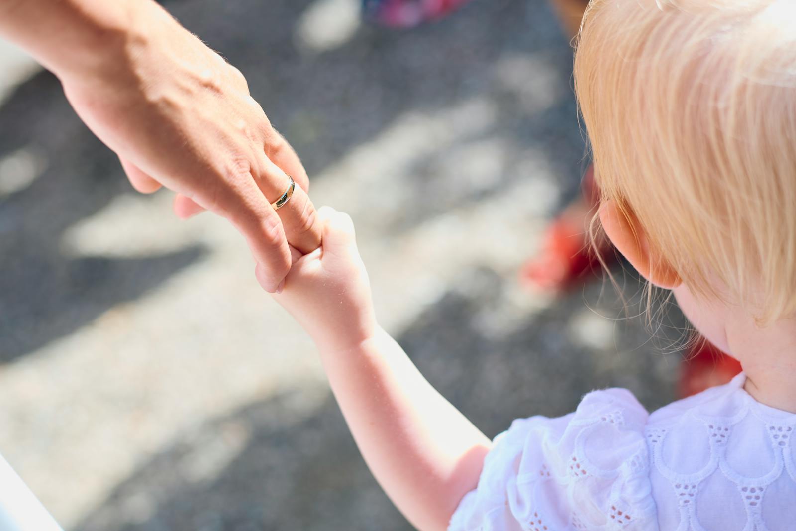 child between two parents