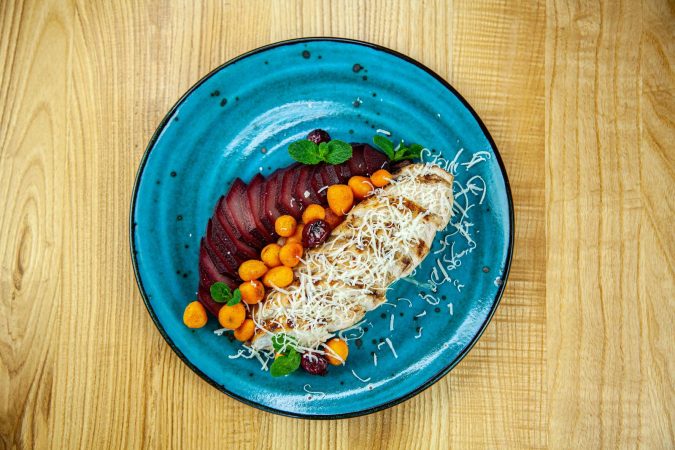 A four-week diet trial just lowered biological age in adults over 65 — and the winning plate looked nothing like what longevity influencers have been pushing