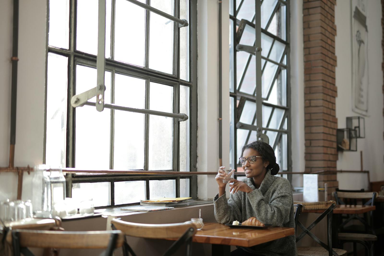 solo diner restaurant window