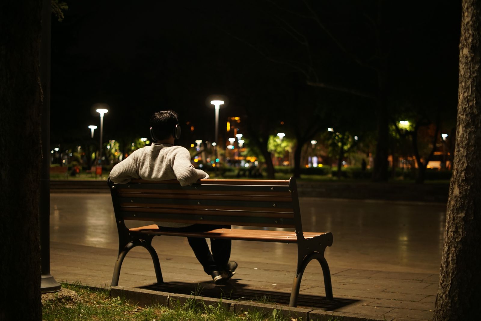 empty garden bench